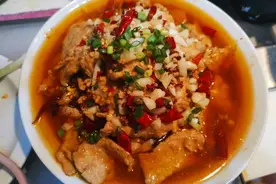 告诉你3个诀窍，在家也能做出一盘地道鲜嫩的水煮肉图片