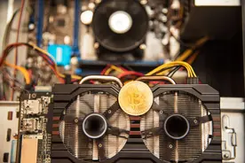 比特币暴涨催生华强北“一卡难求”：卖一张挖矿显卡净赚600元图片