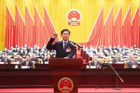 蓝天立当选广西壮族自治区政府主席图片