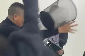 北京一女子遭同事殴打还手，“私自拨打报警电话”后被开除 公司：两次违纪图片