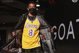 NBA众星悼念科比，库里回忆起一年前的今天图片