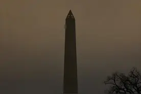 一片黑暗！华盛顿纪念碑莫名熄灯 引发网友热议图片