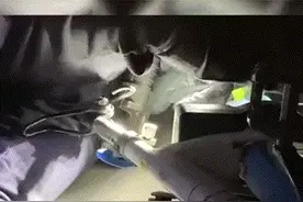 疼！广东一男子骑单车，屁股被铁架刺穿，救护车来了都没办法图片