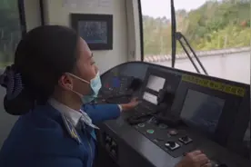 中国首位藏族女地铁司机：曾是景区演员，职业教育改变命运视频封面