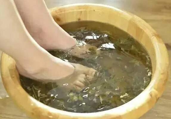 睡前做什么有助睡眠?喝杯温奶效果佳