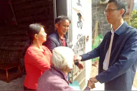 阳江市残联工作组到阳春市走访慰问残疾人家庭图片