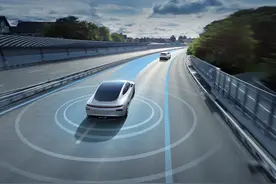 高速路自动超车、上下匝道，小鹏推送NGP自动导航辅助功能亮剑特斯拉图片