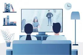 以前一起看电视，现在各自刷手机：“看电视”更能让人们连接吗？图片