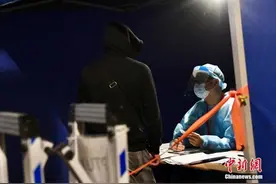 香港碧街“封区”11小时强检 特首为行动达标感高兴图片