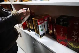 飞天茅台100%开箱售卖后 部分平价飞天捆绑千元价位酒搭售图片