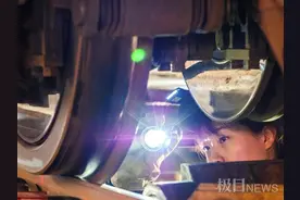 影像｜高铁“修脚师”图片