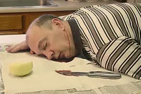 美国大爷扮演死人12年，装死装得比谁都专业图片