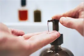 预防新冠病毒，你家洗手液选对了吗？视频封面