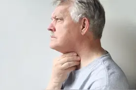 咽喉出现这些症状，要警惕患上了喉癌图片