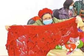社区50名“织娘”为“特殊亲戚”圆新年心愿图片