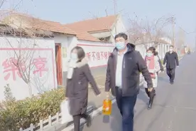 泰安新泰市国资运营中心联合泰安银行新泰管辖行开展送温暖过暖冬行动图片