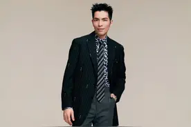 低调演唱《跟你老婆去旅行》主题曲 萧敬腾守护爱情与剧情图片