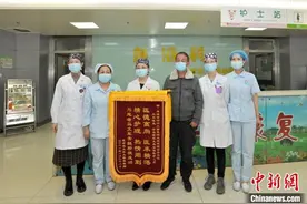 青海首例半相合造血干细胞移植患儿顺利出舱图片