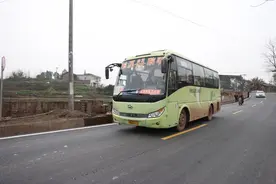 “平整又顺畅”，宜宾这条路修到了群众心坎上图片