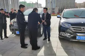 濮阳县警方破获一起诈骗车辆分期贷款案 已抓获49名嫌犯图片