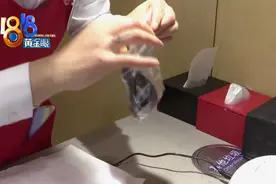 在“海底捞”用餐，又掉戒指了？图片