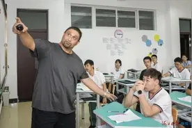 “一校一外教”！海口今年30所公办学校将试点引进50名外籍教师图片