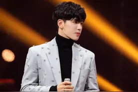 这些高领毛衣男神 你能扛住几个？图片