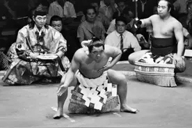 日本最年长“横纲”相扑力士去世 终年82岁图片