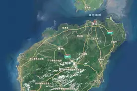 这里的火车，为啥能在海上跑？图片
