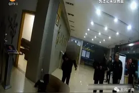 石狮一派出所里，40岁男子哭着跪在父母面前！原因令人唏嘘图片