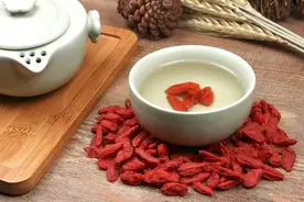吃这些食物对眼睛好，养肝明目图片