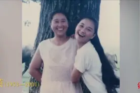老照片曝光，李焕英笑得好开心，贾玲：如果妈妈还在就好了图片