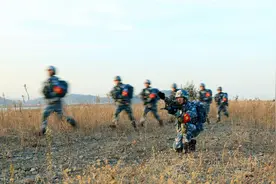 冰雪淬炼强筋骨，龙腾虎跃砺精兵图片