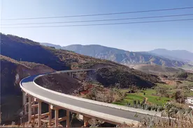 云南华坪至丽江高速建设加速 三川段连接线路基全线完工并贯通图片
