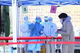 现场图来了！上海仁济医院西院完成第五轮核酸检测，全为阴性图片