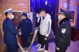包房内不能擅自设隔断 淮阳警方向娱乐场所“亮剑”图片