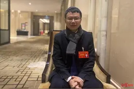 为啥出现“最难就业年”？四川省政协委员、人社厅厅长胡斌：社会发展与人力开发不匹配图片