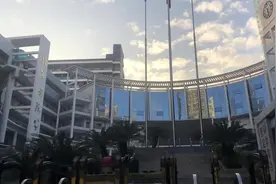 深圳一学校被家长投诉收费补习，教育部门介入调查并初步回应视频封面