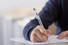 带关机手机进考场被禁考3年！考生起诉当地教育厅图片