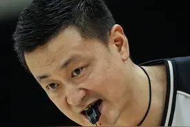 篮球——CBA第二阶段：赛场春节气氛渐浓图片