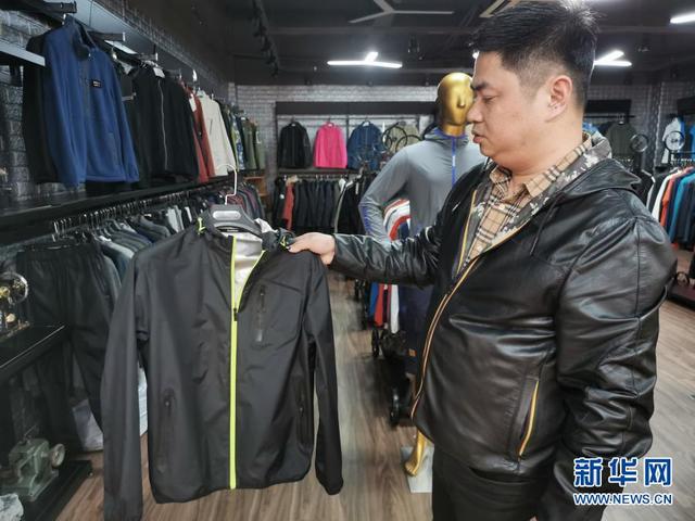 造“空调”织“铠甲”拼“时尚”——石狮服装企业探索转型见闻
