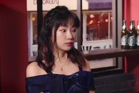 周六夜现场：直男忘记带礼物，直接就脱鞋：这双最贵的AJ送给你视频封面