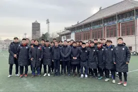 这支“学霸”足球队，打进了全国八强图片