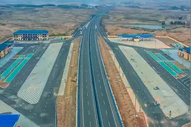 航拍武汉城市圈环线高速公路贯通视频封面