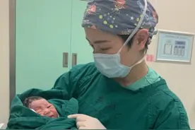 福州助产士徐健：一声“母子平安”多少生死关头图片
