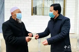 李国恩、赫金梅春节前夕走访慰问困难党员群众图片
