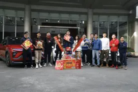 春运作死挑战又来了，特斯拉地位不保，小鹏蔚来自动驾驶惊艳全场图片