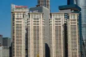 又一富豪倒下！汤臣一品千万顶豪75折上架，近8000次围观却无人报名图片