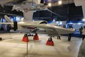 印度将展出首架国产隐形无人机全尺寸模型，印媒：将重塑印海空军作战思维图片