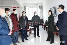 郑晓燕在春节前夕走访慰问时强调：加强关怀关爱，凝聚各方合力，助推高质量发展图片